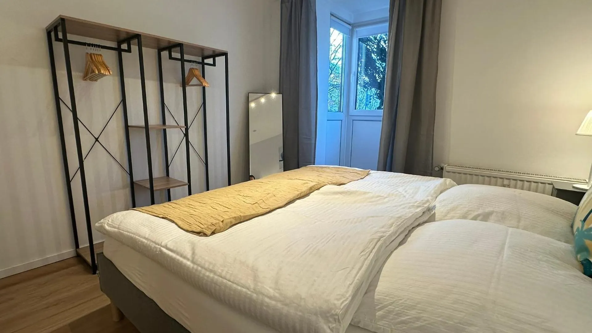 Perfekt Fuer 2-4! Kueche Netflix Nespresso Wlan Apartman Oberschleißheim