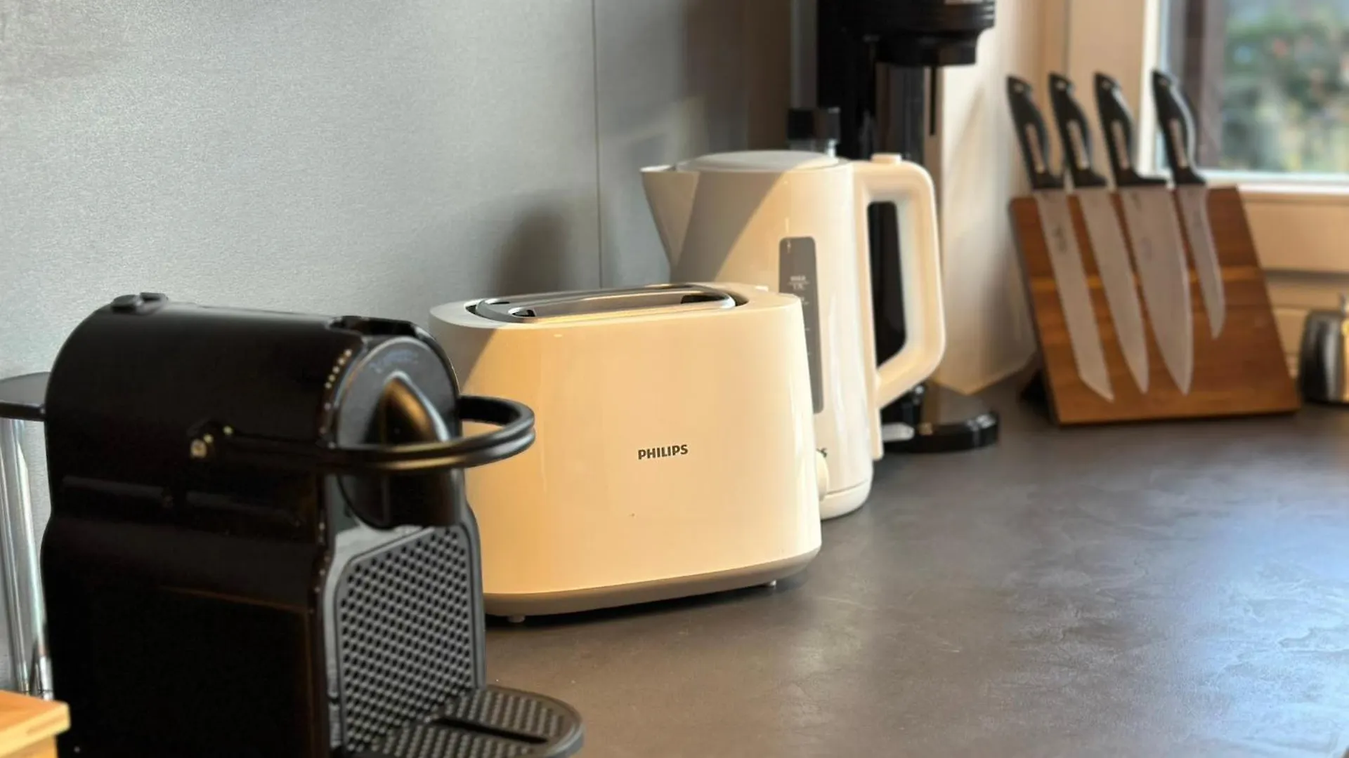 Perfekt Fuer 2-4! Kueche Netflix Nespresso Wlan Apartman Oberschleißheim Németország